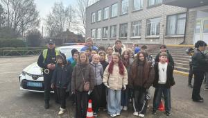Безпека та турбота: представники ННІПП НАВС та поліції Житомирщини провели виїзне заняття для школярів