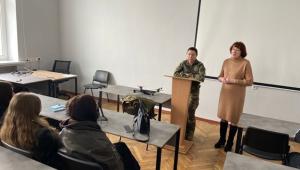 ТАМ, ДЕ ВИЖИВАЄ НЕ ЛИШЕ ТІЛО: ВІДВЕРТА РОЗМОВА ПРО ВІЙНУ З ВІЙСЬКОВОСЛУЖБОВИЦЕЮ БРИГАДИ «ЛЮТЬ»