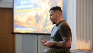 До Дня українського добровольця відбулася зустріч молоді з ветераном