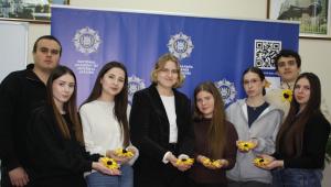 Майстерня єдності: студентське самоврядування створює «Соняхи пам’яті»