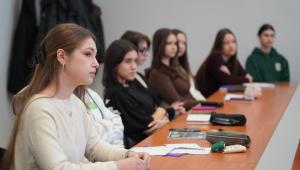 Учасник подій на Майдані 18–20 лютого 2014 року поділився спогадами зі студентами НАВС